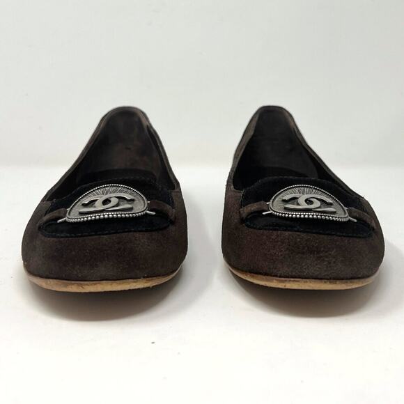 Chanel Brown Logo Black Suede Two Tone Silver Medallion Vintage Loafers Flats - Picture 3 of 10